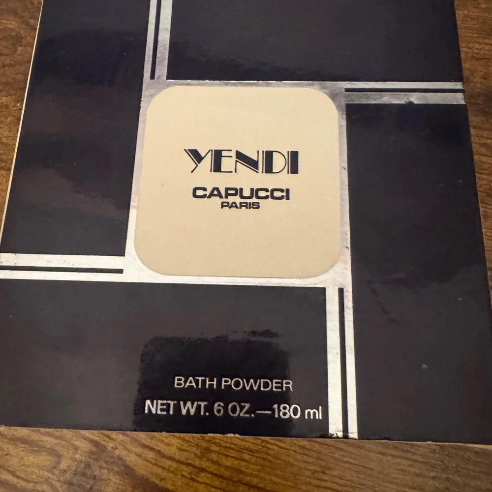 Yendi Capucci‎ Paris Bath Powder 6oz Vintage 1970s Puff Box Unused